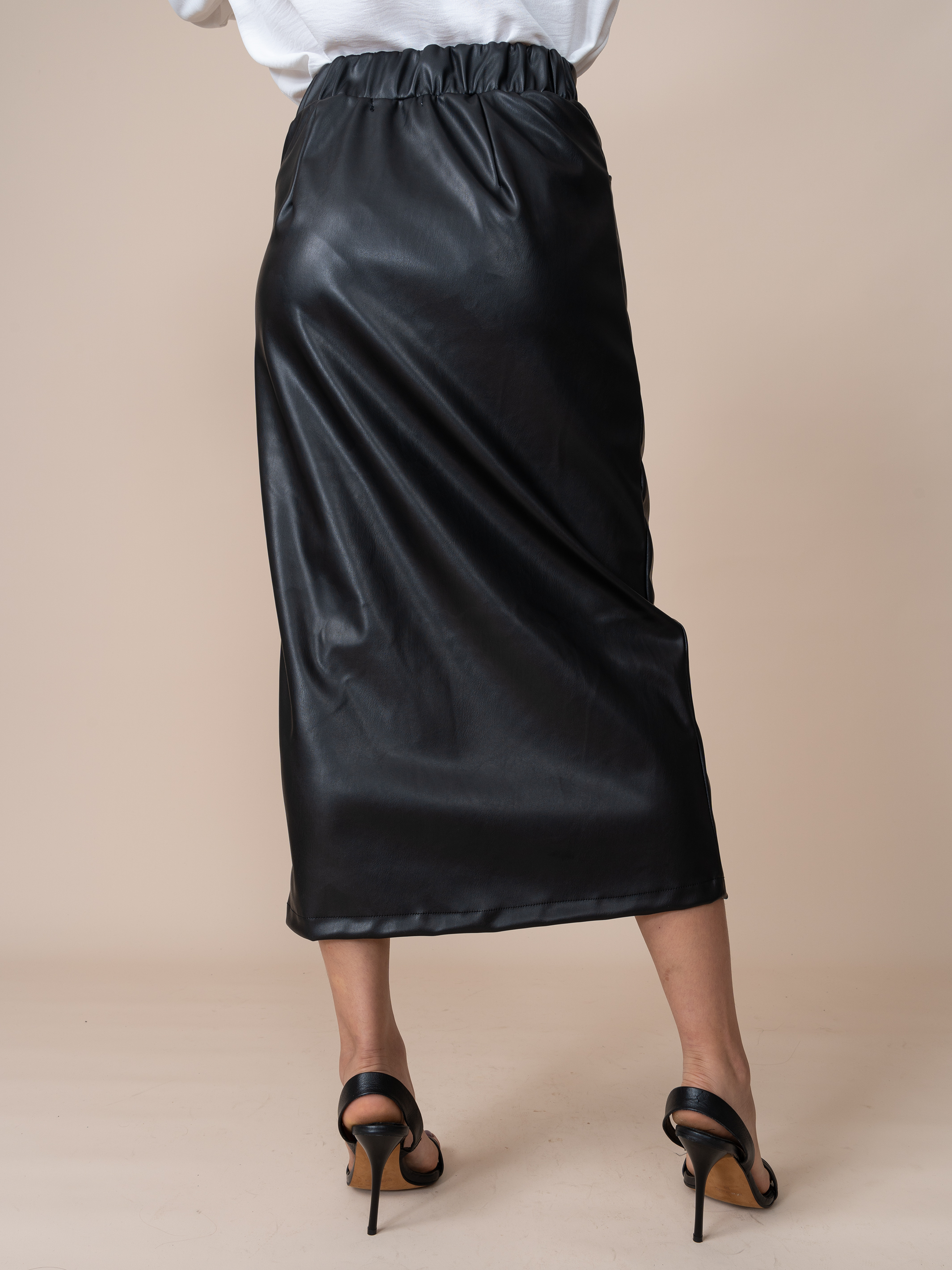 Falda de Cuerina Tina Negro