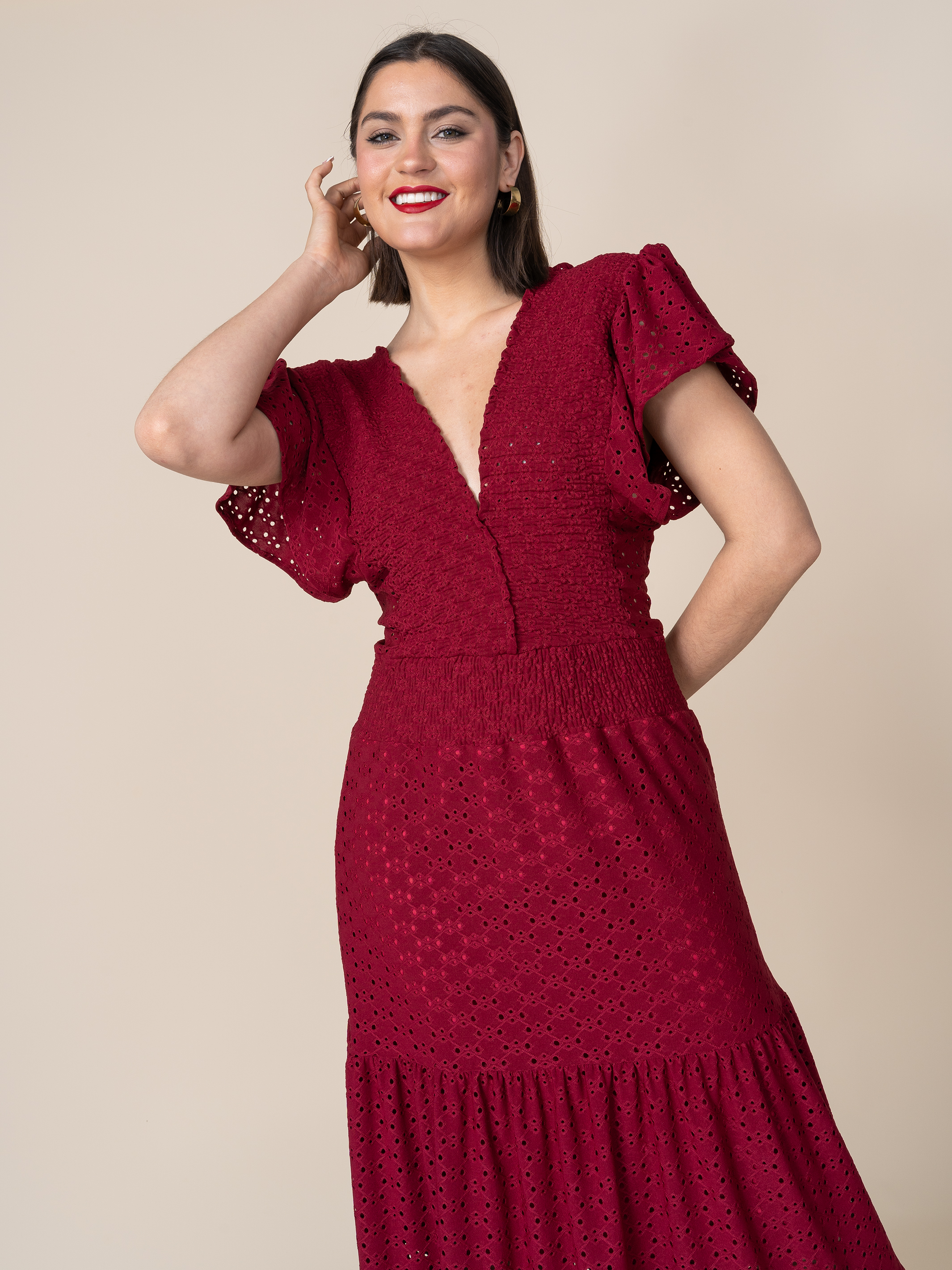 Vestido de Broderie Estela Guinda