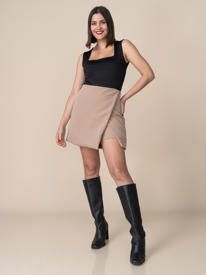 Falda/Short Julieta Camel